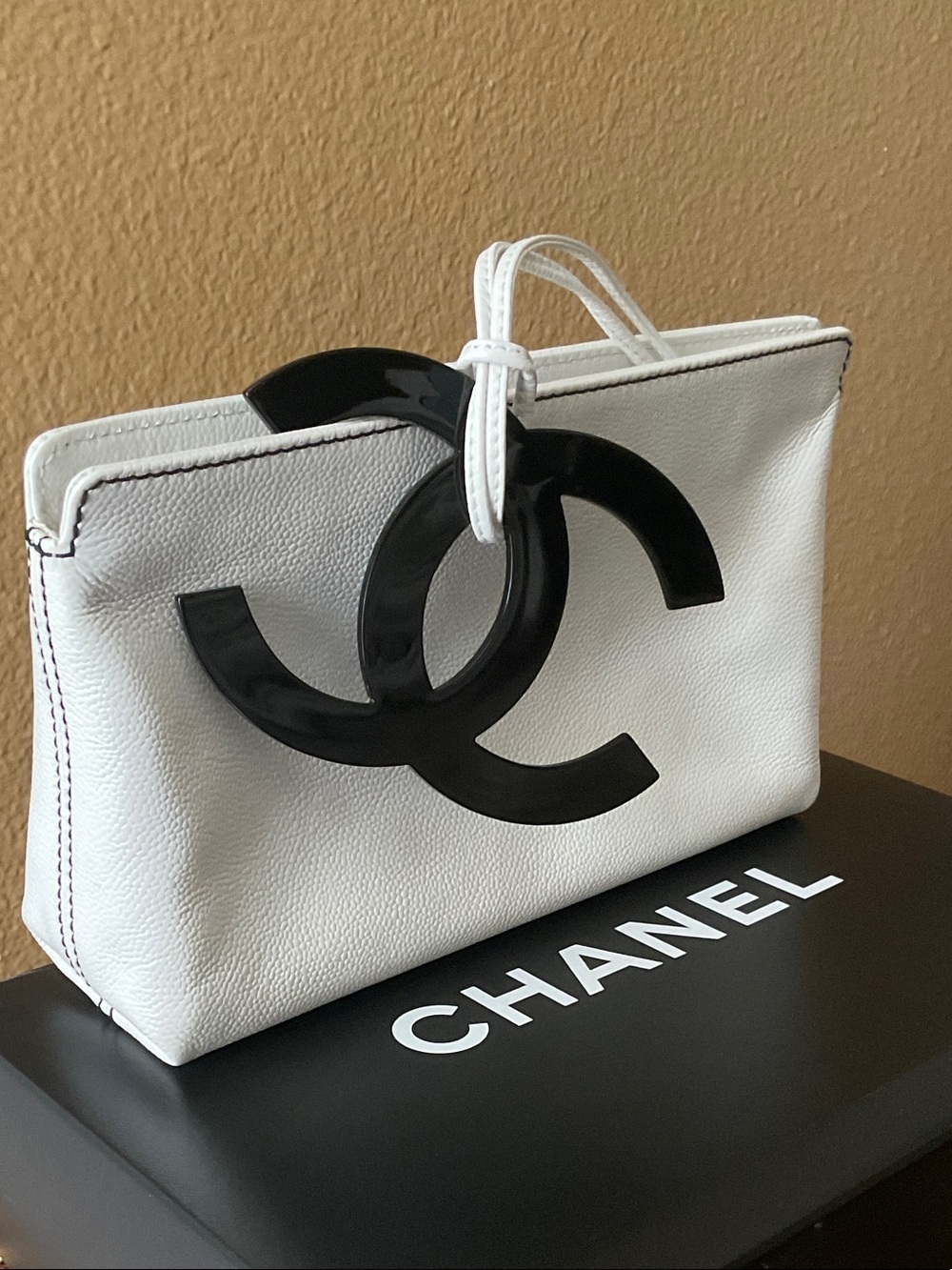 CHANEL White Caviar Black Resin CC Charm Zip Clutch